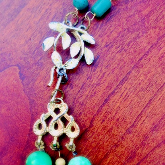 Teal Beads Amongst A Circle of Diamonds and Leaves - Picture 4 of 6